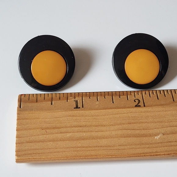 Vintage Pair of Round Mod Black and Yellow Plastic Shank Sewing Buttons - Picture 11 of 11